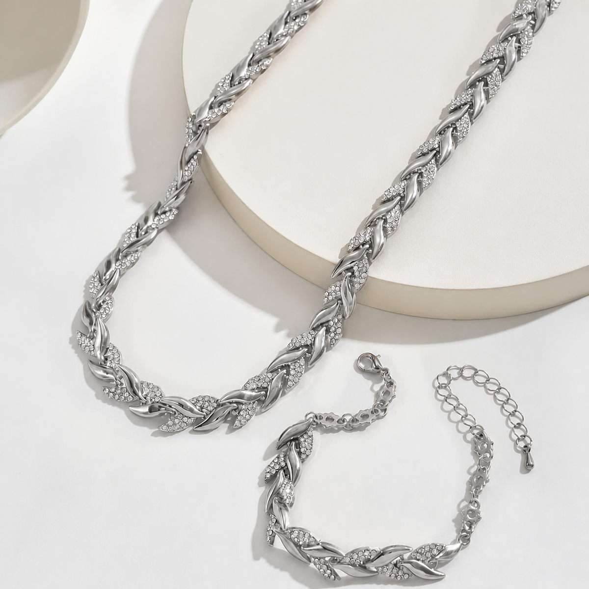 Set elegante de strass de cristal en forma de cola de pez – imagen 3