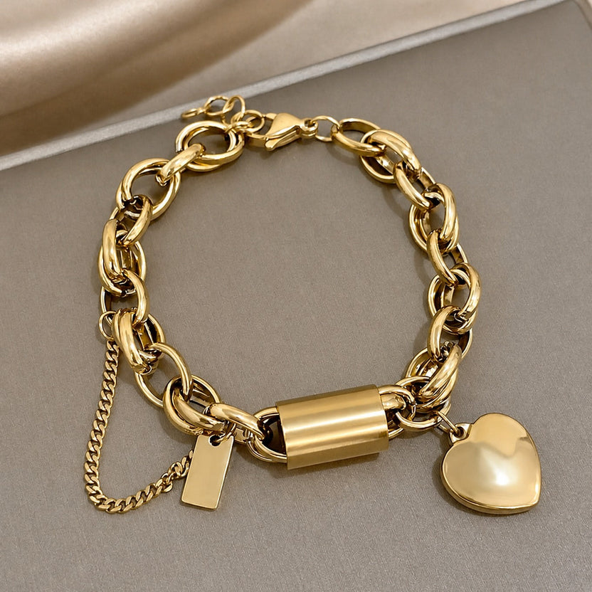Pulsera dorada de eslabones del amor
