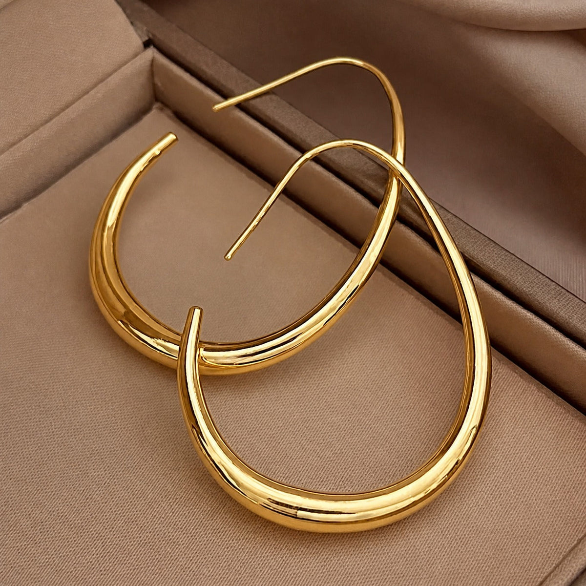 Pendientes de aro en dorado antiguo