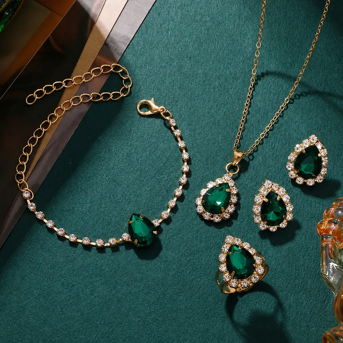 Set de joyería dorada Carmen, Lucía & Rocío – imagen 2