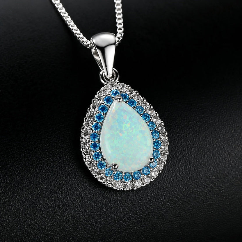 Collar de ópalo azul cristal