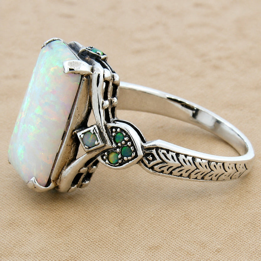 Anillo Court envejecido con gema