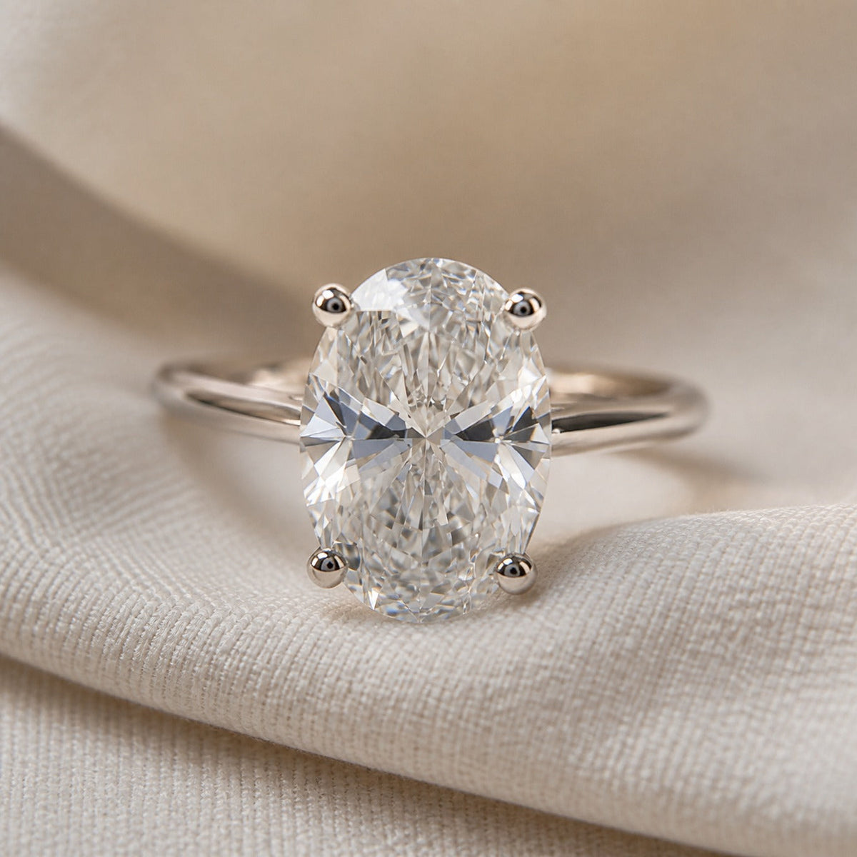 Anillo solitario ovalado celestial – imagen 2