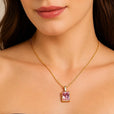Collar con colgante Gold Allure – imagen 2