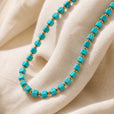 Collar de cuentas de turquesa y acento dorado