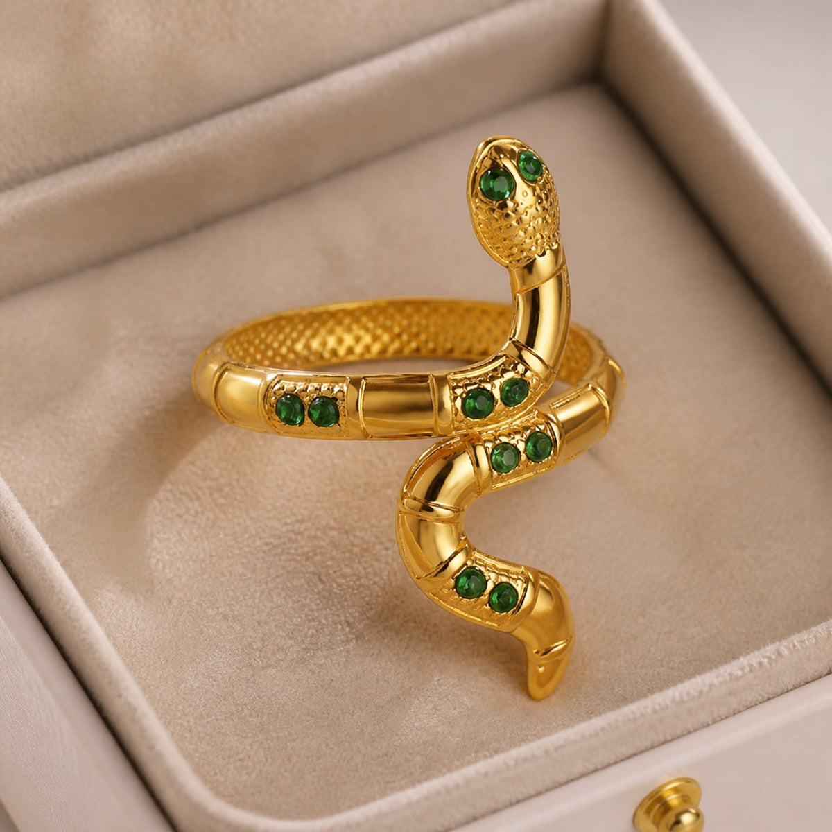 Anillo de serpiente envolvente de firma