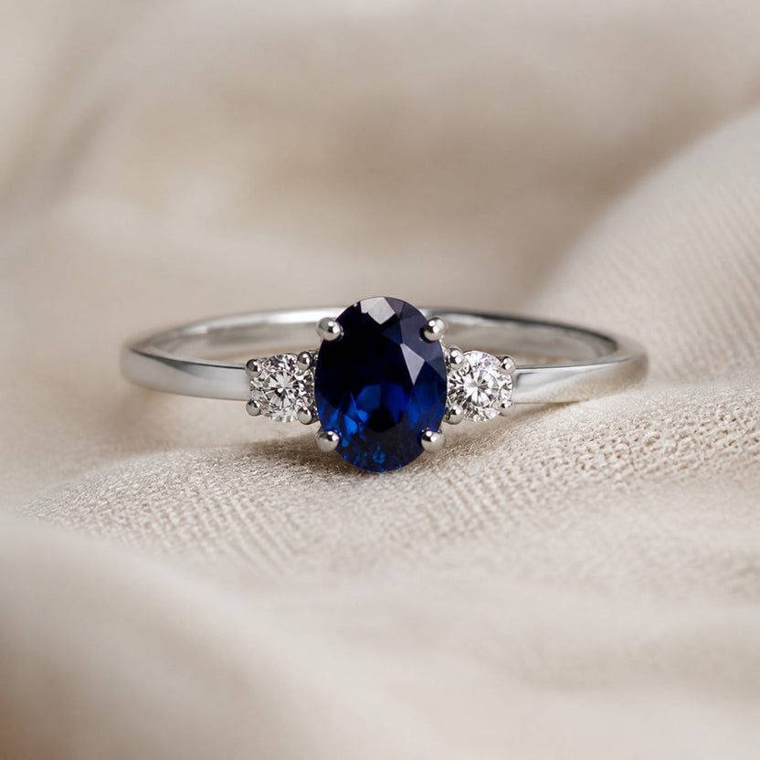 Anillo de promesa de zafiro real