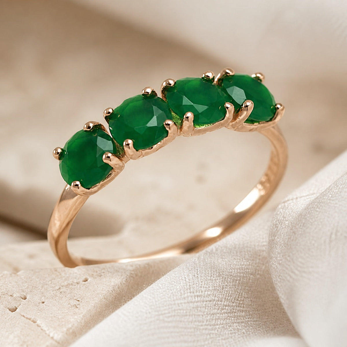 Anillo joya de herencia verde