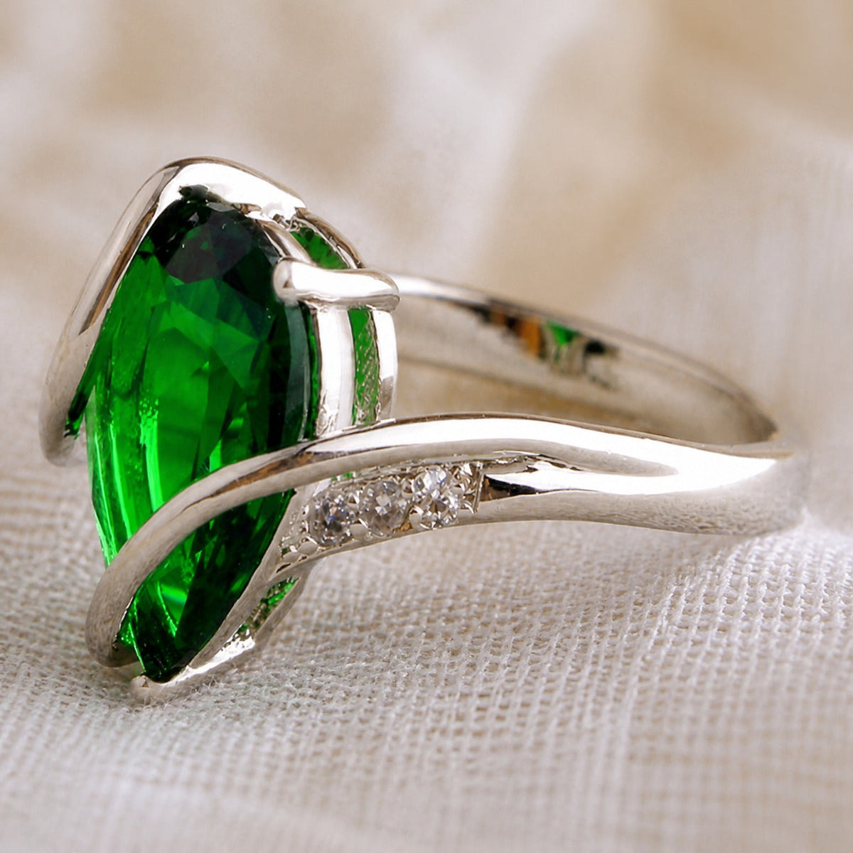 Anillo Bloom de plata de ley con esmeralda – imagen 2