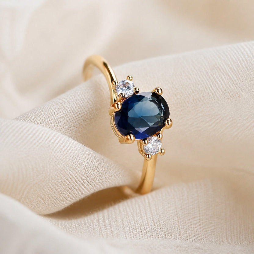 Anillo dorado Sapphire Signature