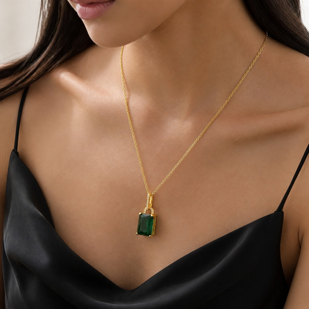Collar con colgante Solsticio esmeralda