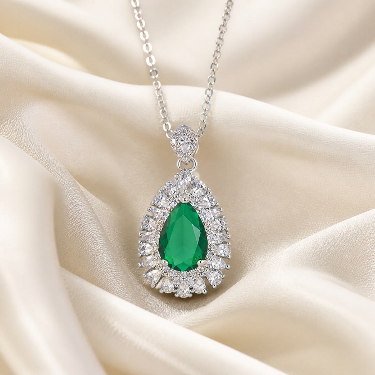Collar con colgante Horizonte esmeralda – imagen 2