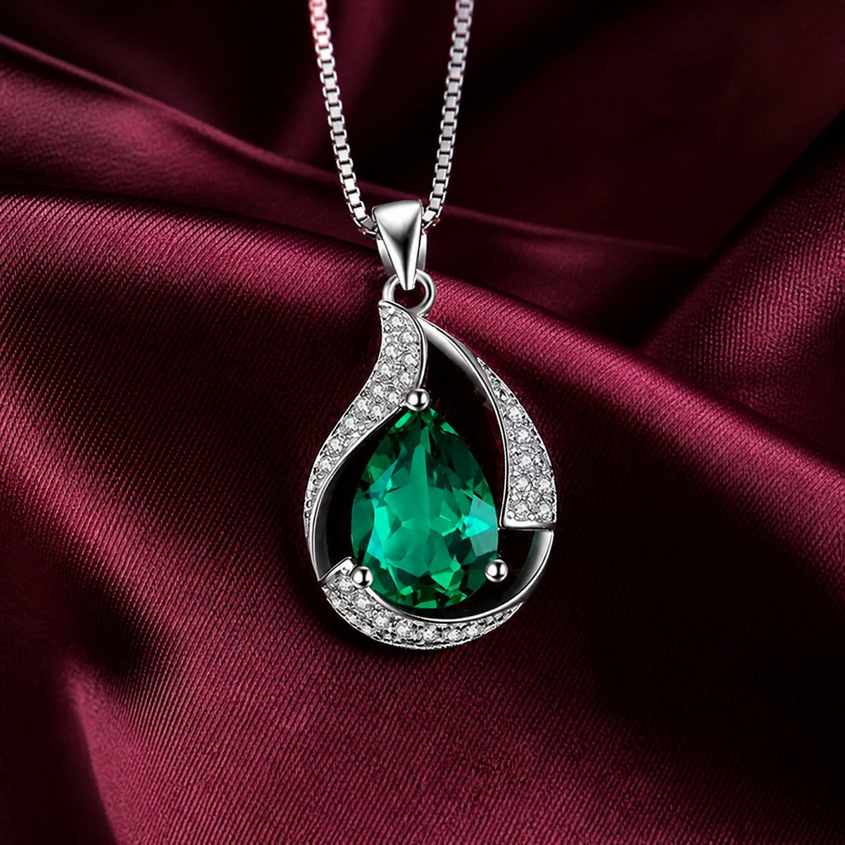 Collar con colgante Susurro de esmeralda – imagen 2