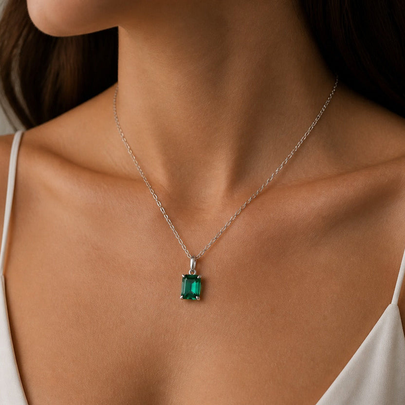 Collar Emerald Legacy en oro blanco
