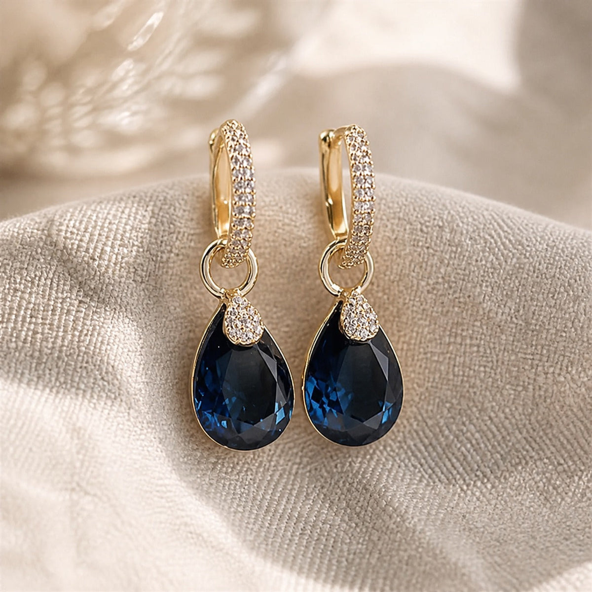 Exquisitos pendientes de zafiro en gota