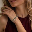 Brazalete de silueta esmeralda – imagen 4