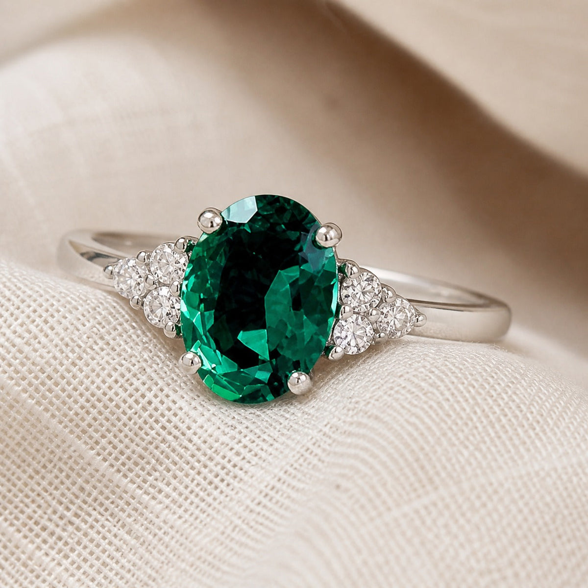 Anillo ovalado de esmeralda Prestige – imagen 2