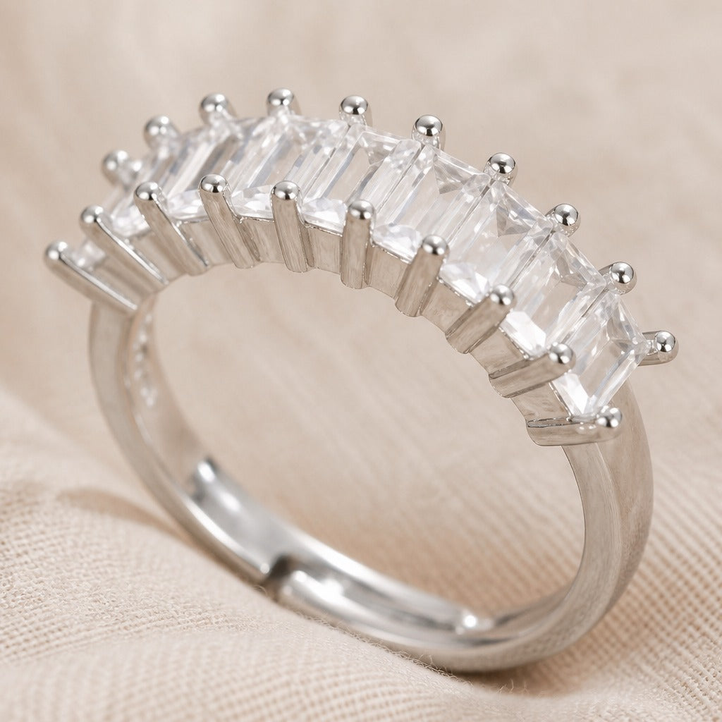 Anillo radiante de cristal con engaste baguette en canal – imagen 2