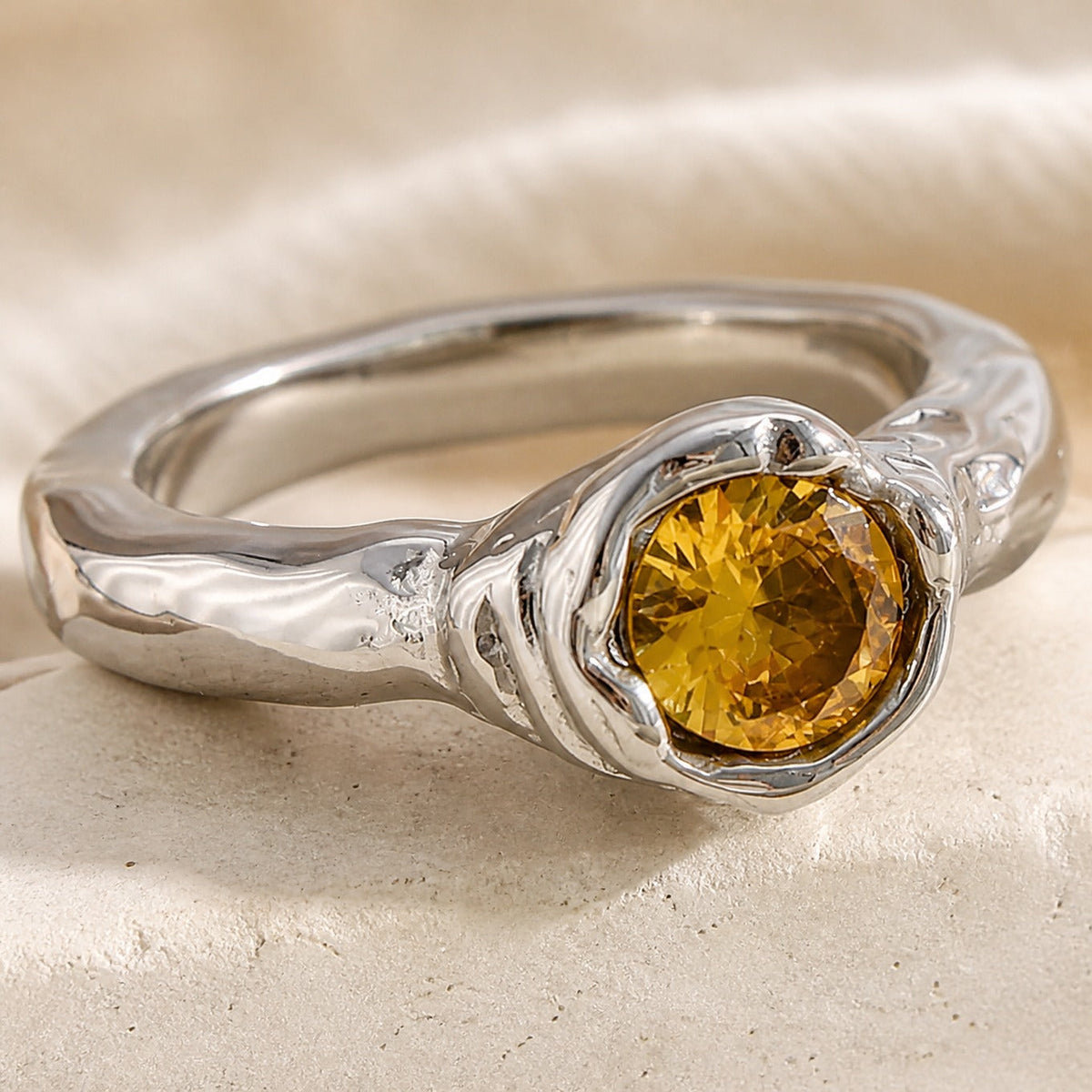 Anillo Signature de circonita dorado – imagen 2