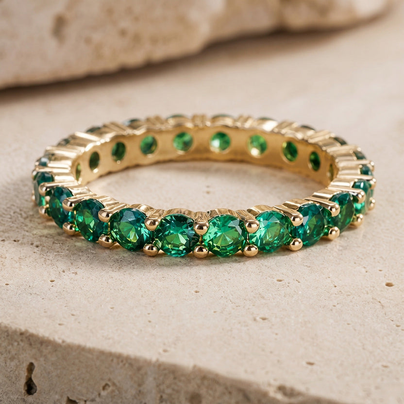Anillo de banda infinito esmeralda