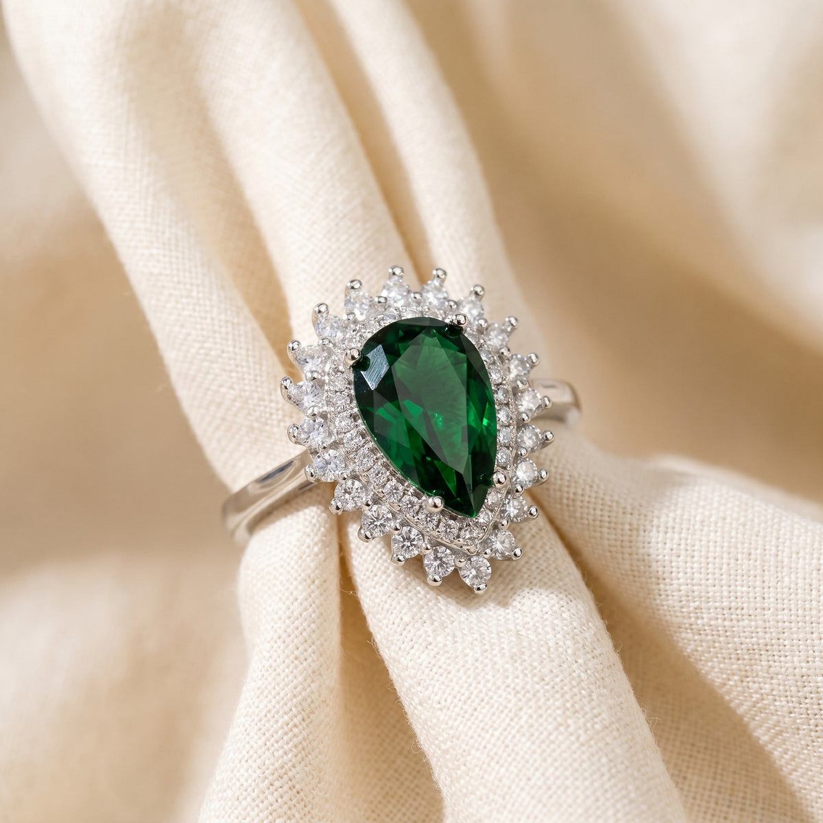 Anillo opulento con gota llamativa – imagen 2