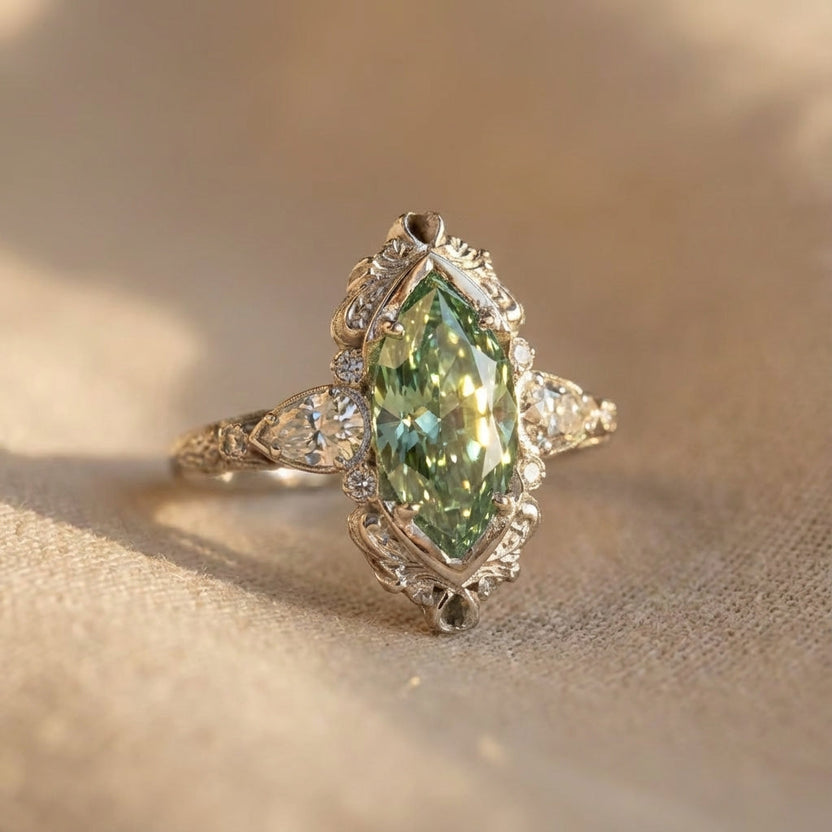 Anillo de circonita Vaelira Thornewyn