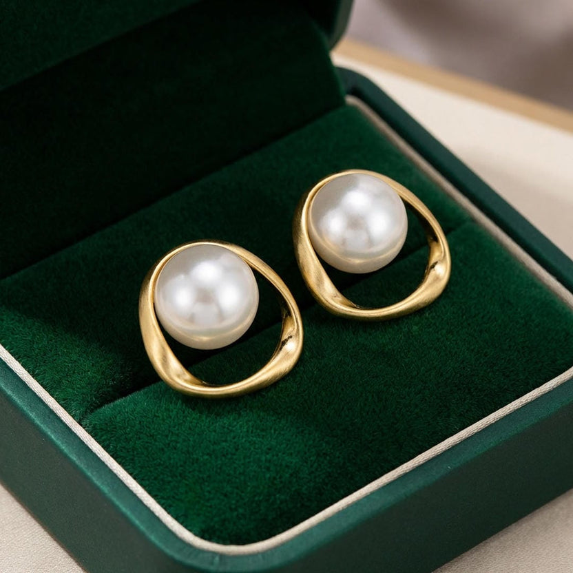 Pendientes de perla con halo orgánico