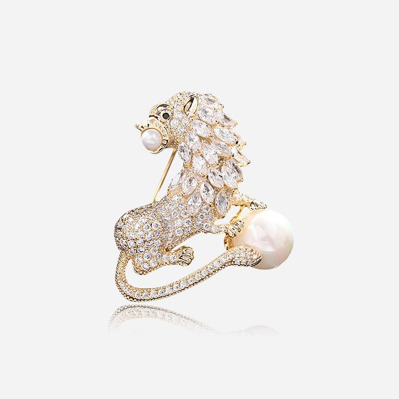 Broche león guardián de perlas