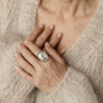 Anillo ajustable con brillo de perla – imagen 5