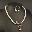 Conjunto de collar serpentina con perlas