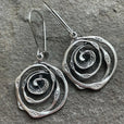 Pendientes vintage de laberinto plateados – imagen 2