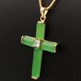 Collar de jade y circonita con cruz