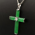 Collar de jade y circonita con cruz – imagen 2