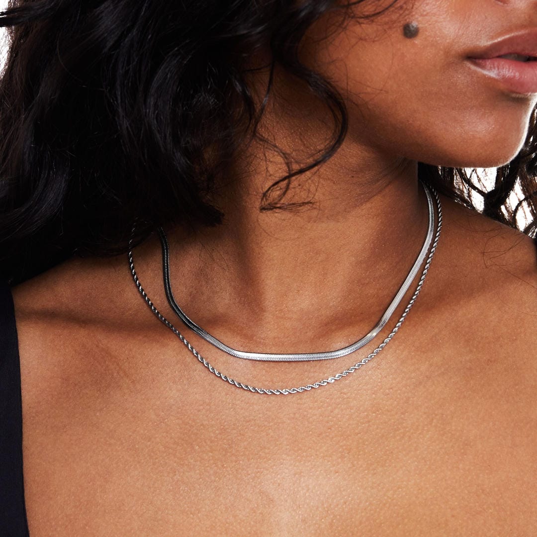 Conjunto de collares superpuestos Fluir Elegante — Carmen, Lucía & Rocío