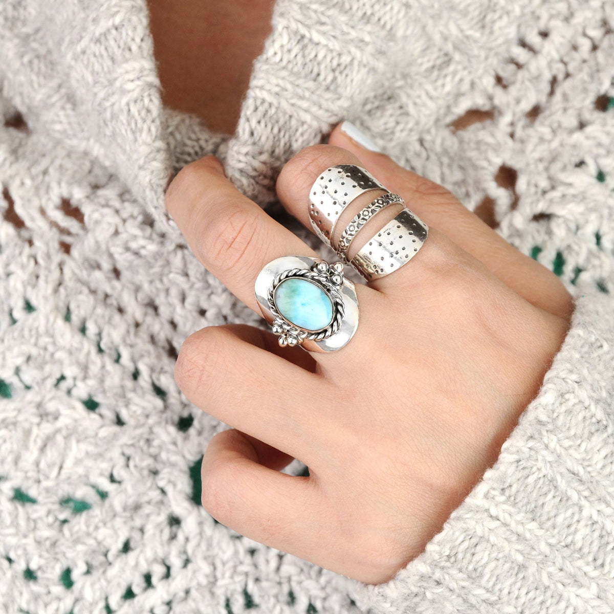 Anillo boho de plata con larimar – imagen 3