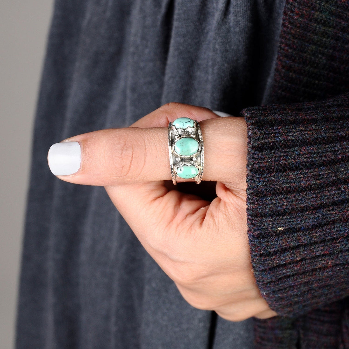 Anillo de tres piedras de turquesa – imagen 3