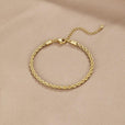 Pulsera dorada moderna y chic – imagen 4