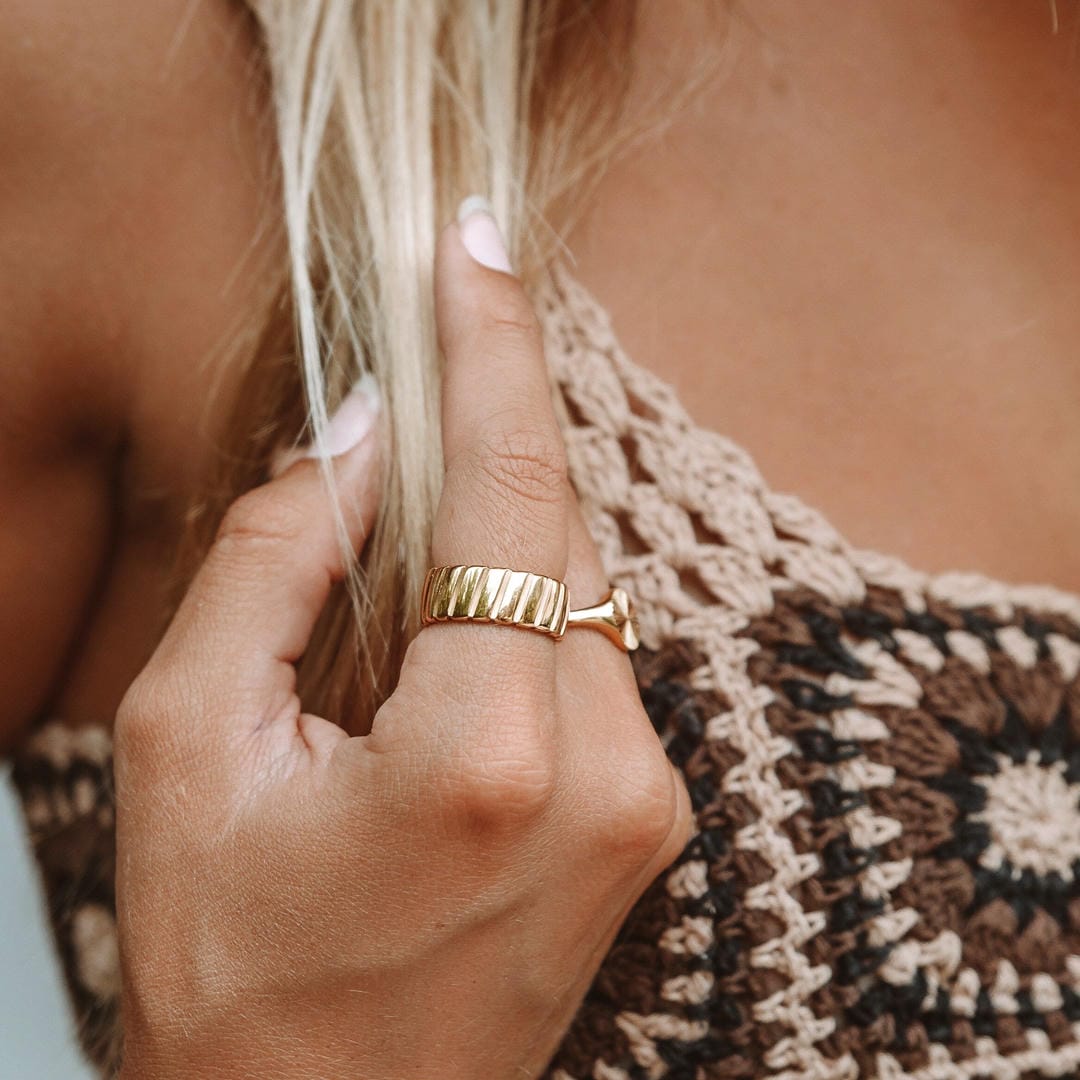 Anillo Destello llamativo y audaz — Carmen, Lucía & Rocío