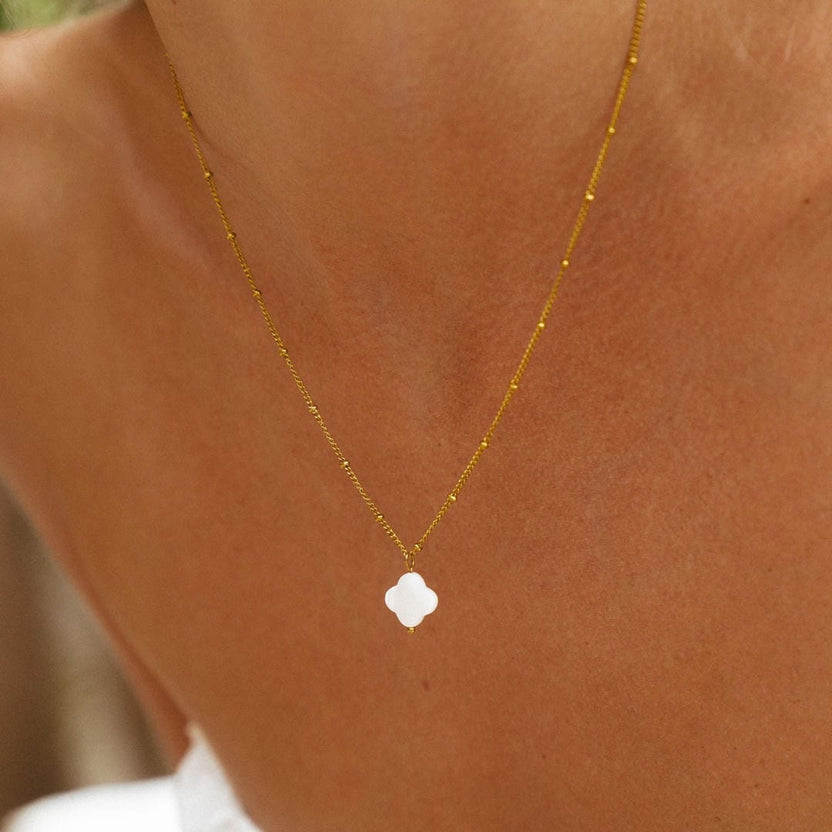 Collar de verano con colgante de azulejo